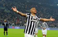 Lý do M.U bỏ Vidal vào phút chót
