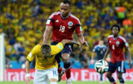 Video: Zuniga ôm xin lỗi Neymar trong ngày tái ngộ