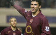 Video: Paul Scholes 'hạ đo ván' Antonio Reyes