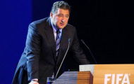 Một quan chức bị bắt, FIFA lại đối mặt rắc rối