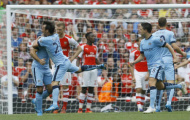 Arsenal: Dấu ấn Welbeck và lỗ hổng tại hàng phòng ngự