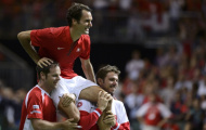 Federer 'quậy' tưng bừng sau khi giúp Thụy Sỹ đánh bại Italia