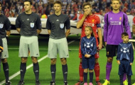 Lóa mắt với trang phục trọng tài tại Champions League 2014/2015