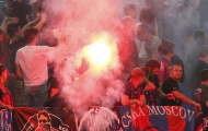 Cổ động viên CSKA đốt pháo sáng, đánh cảnh sát Roma