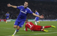Chelsea bị cầm hòa: Fabregas sắm vai người hùng và tội đồ