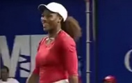 Video: Serena thua cả... cô bé nhặt bóng