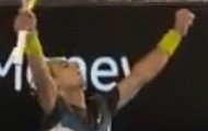 Video: Nên xem, loạt đôi công siêu hấp dẫn giữa Federer và Nadal