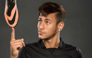 Chùm ảnh: Neymar công khai đối đầu với Messi vì đôi giày mới