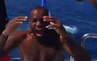 Video: Đến lượt 'King' James chơi trò dội nước đá