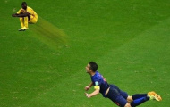 Balotelli trở thành tâm điểm với cú bật nhảy kỳ lạ