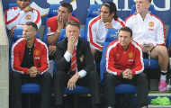 Van Gaal đã càm ràm điều gì khi M.U thảm bại?