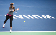 Sharapova mướt mồ hôi trước Wuhan Open