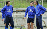 Ferdinand hé lộ vụ Van Nistelrooy đánh Ronaldo