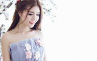Lily Luta hóa công chúa gợi cảm với váy cưới xanh ngọc