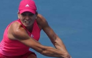 Video: Hot shot dọc dây có 1 không 2 của Halep