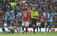 Thẻ đỏ của Rooney khiến fan M.U sống trong sợ hãi