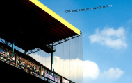 Phản ứng của CR7 khi nhìn banner “Come home”