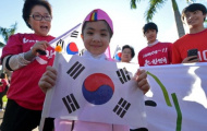 Nghĩ từ cổ động viên xứ Hàn