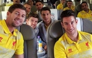 Chùm ảnh: Dàn sao Liverpool bay đi Thụy Sĩ, vắng mặt Sturridge