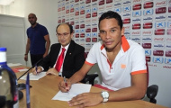 Sevilla tăng lương 'trói' tiền đạo Carlos Bacca trước sự chèo kéo