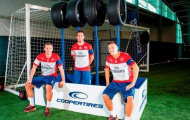 Video: Podolski sút bóng giỏi hơn Cazorla và Oezil