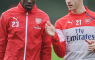 Welbeck, Ozil đội mưa chờ 'phục hận' Chelsea