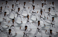 Màn biểu diễn taekwondo hoành tráng ở lễ bế mạc ASIAD 17