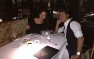 Lập siêu kỷ lục, Ronaldo 'đỏm dáng' bên bồ