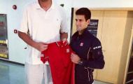 Djokovic, Federer trở nên nhỏ bé đến bất ngờ