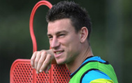 Bão chấn thương vẫn chưa rời Arsenal, Koscielny là cái tên mới nhất