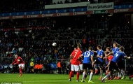 Rooney đá phạt đẳng cấp giúp tuyển Anh hạ Estonia
