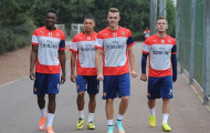 Welbeck không dám ngồi ăn chung với cầu thủ M.U