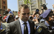 Gia đình bạn gái quá cố từ chối nhận 'tiền máu'của Oscar Pistorius