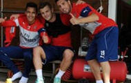 Dàn sao Arsenal tranh thủ 'tự sướng' lúc luyện tập