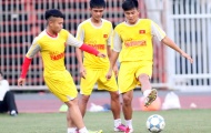 Các tuyển thủ Olympic thích thú gặp đàn em U19 Việt Nam