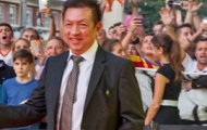 Video: Tỉ phú Peter Lim được chào đón tại Valencia như người hùng