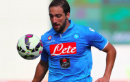 Higuain lập hat-trick đưa Napoli thoát khỏi khủng hoảng