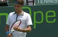 Video: Đánh hỏng trái ngon ăn, Federer nổi giận đập nát vợt