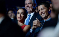 Bạn gái không vui khi nữ MC 'tán tỉnh' C. Ronaldo