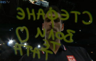 Djokovic và chữ ký đặc biệt sau thắng lợi mở màn