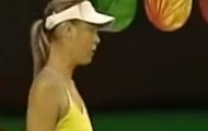 Video: Tiếng thét kinh hoàng và cực vui nhộn của Sharapova
