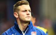 Hàng thủ tan nát, Arsenal còn mất thêm Wilshere ở tuyến giữa