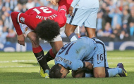 Fellaini trắng án vụ 'phun mưa' vào Aguero
