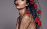 Rihanna sexy, bán nude đầy khiêu khích trên tạp chí ELLE