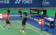 Video: 'Super' Lin Dan tấn công dồn dập vẫn 'bó giò' trước sao Nhật Bản