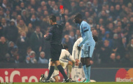 Yaya Toure xin lỗi CĐV vì thẻ đỏ
