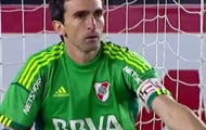 Video: Cuộc chiến thủ môn hấp dẫn trong trận River Plate vs Estudiantes