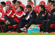 Van Gaal tiết lộ lí do không ra đường pitch hò hét