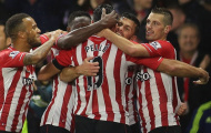 Dự bị lập cú đúp, Southampton bám sát Chelsea