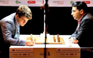Carlsen thủ hòa Anand ngày khai màn giải vô địch thế giới